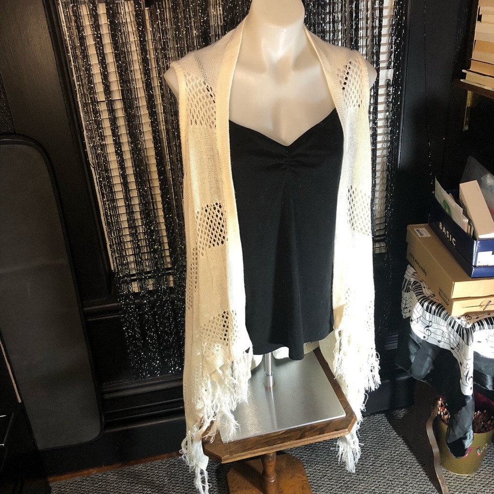 No Boundaries Bohemian sweater vest, white size large